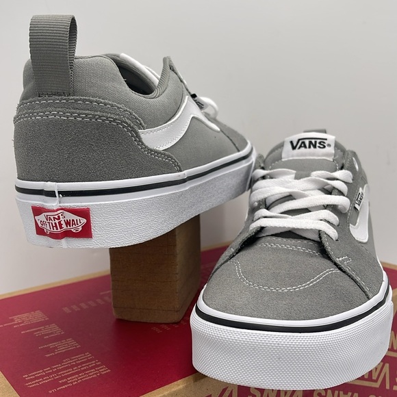 Vans WMNS Filmore Suede/Canvas Moon Mist
VN0A5EDUC0O Sneakers - Picture 8 of 16